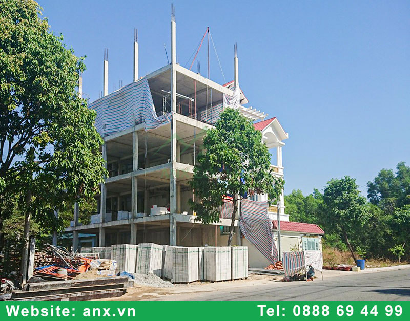 nha-van-phong-xay-gach-aac